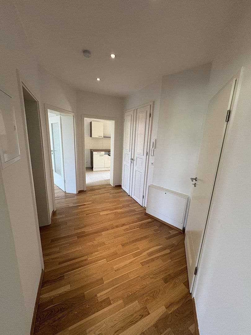 Pronájem bytu 2+1 58 m², Engelsdorfer Straße, Leipzig, Sasko Pronájem bytu 2+1 58 m², Engelsdorfer Straße, Leipzig, Sasko