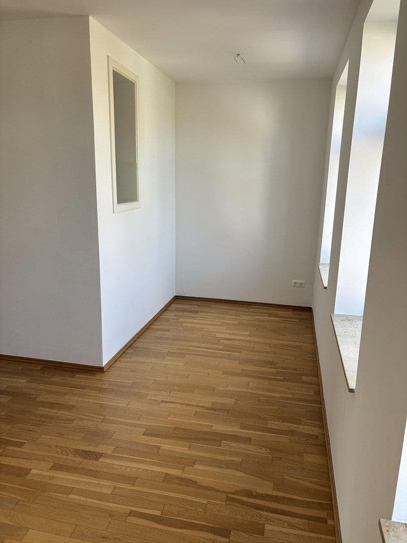 Pronájem bytu 2+1 58 m², Engelsdorfer Straße, Leipzig, Sasko Pronájem bytu 2+1 58 m², Engelsdorfer Straße, Leipzig, Sasko