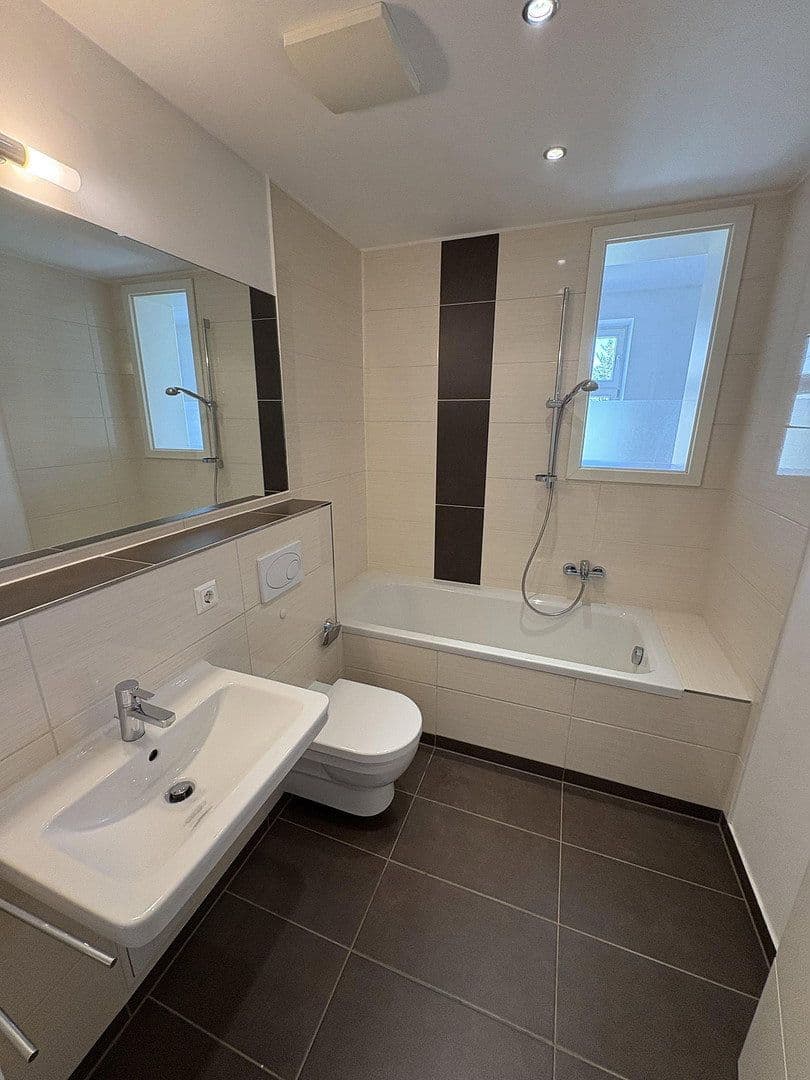 Pronájem bytu 2+1 58 m², Engelsdorfer Straße, Leipzig, Sasko Pronájem bytu 2+1 58 m², Engelsdorfer Straße, Leipzig, Sasko