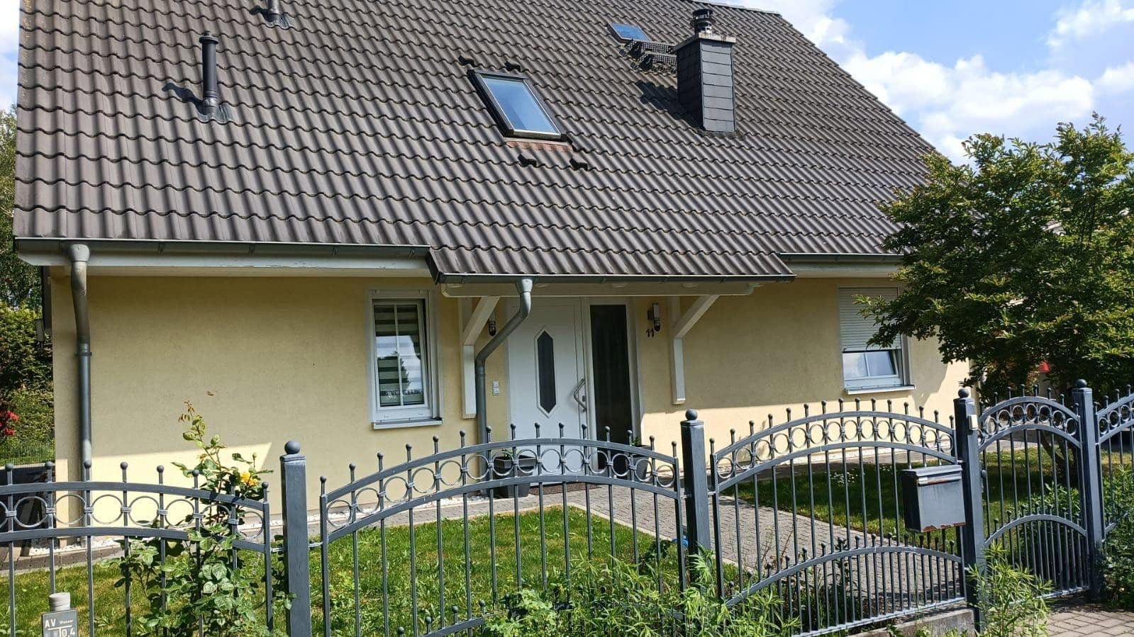 Prodej domu 150 m², pozemek 570 m², Zwinglistr. 11, Falkensee, Braniborsko Prodej domu 150 m², pozemek 570 m², Zwinglistr. 11, Falkensee, Braniborsko