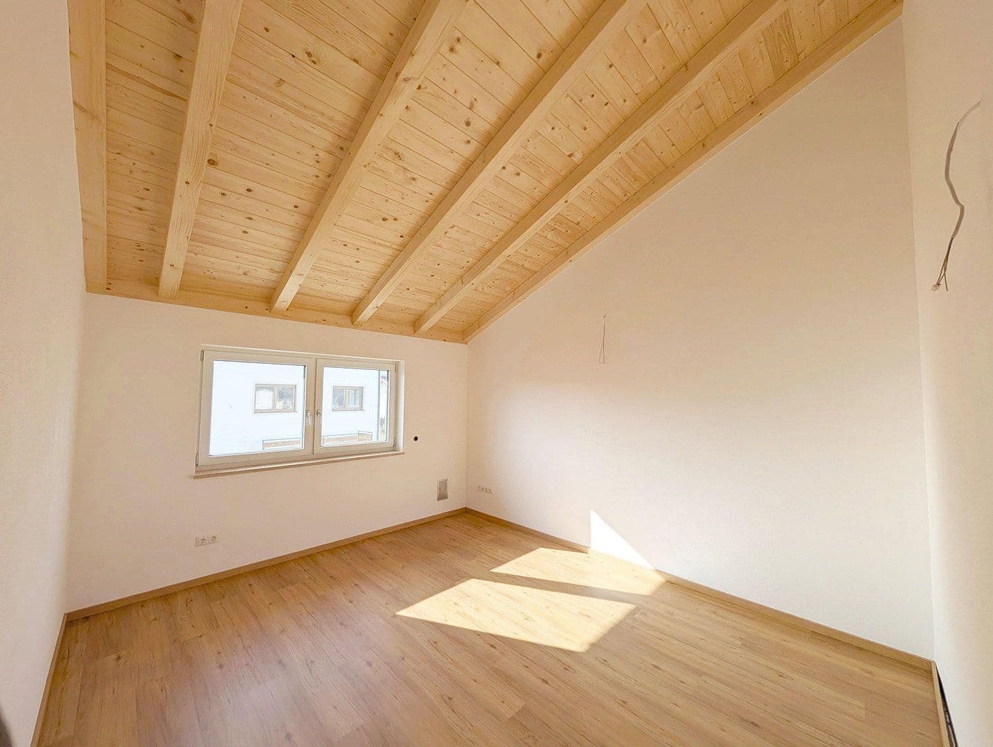 Pronájem domu 153 m², pozemek 684 m², Boschstraße 6, Heldenstein, Bavorsko Pronájem domu 153 m², pozemek 684 m², Boschstraße 6, Heldenstein, Bavorsko