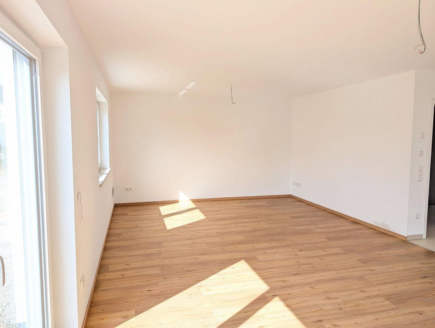 Pronájem domu 153 m², pozemek 684 m², Boschstraße 6, Heldenstein, Bavorsko Pronájem domu 153 m², pozemek 684 m², Boschstraße 6, Heldenstein, Bavorsko