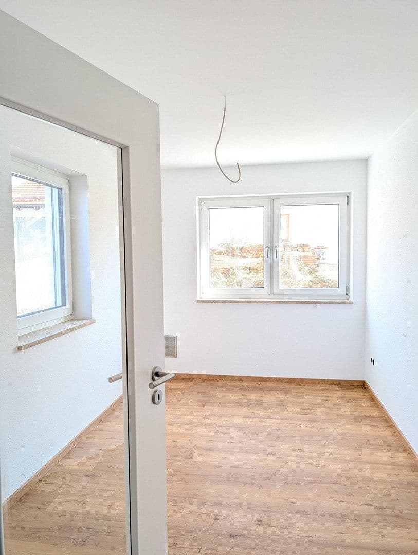 Pronájem domu 153 m², pozemek 684 m², Boschstraße 6, Heldenstein, Bavorsko Pronájem domu 153 m², pozemek 684 m², Boschstraße 6, Heldenstein, Bavorsko