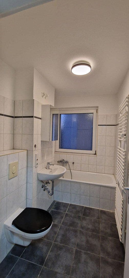 Pronájem bytu 2+1 56 m², Düsseldorfer Straße 4, Wiesbaden, Hessen Pronájem bytu 2+1 56 m², Düsseldorfer Straße 4, Wiesbaden, Hessen