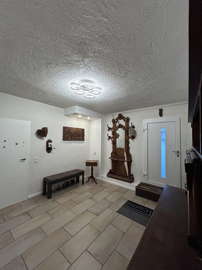 Prodej domu 200 m², pozemek 628 m², Hammersbach, Hessen Prodej domu 200 m², pozemek 628 m², Hammersbach, Hessen