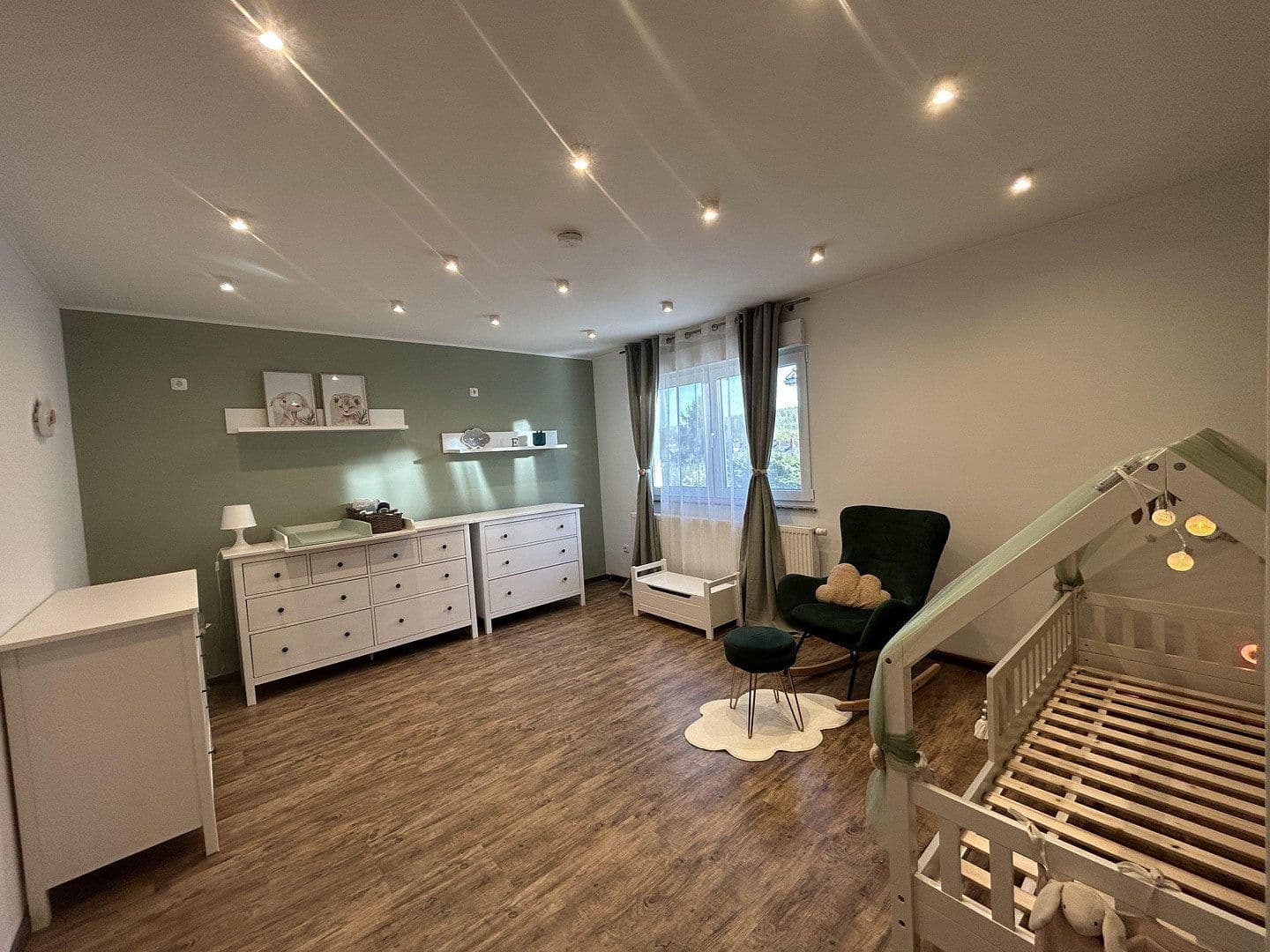 Prodej domu 200 m², pozemek 628 m², Hammersbach, Hessen Prodej domu 200 m², pozemek 628 m², Hammersbach, Hessen