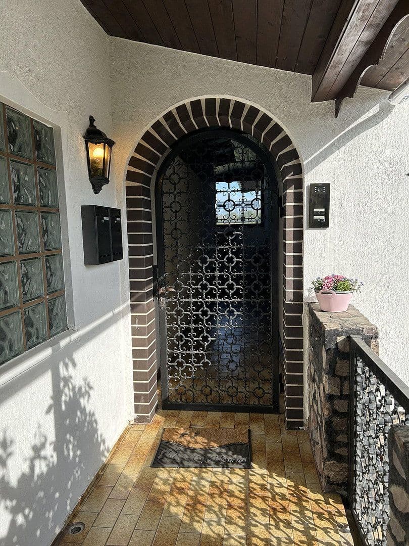 Prodej domu 200 m², pozemek 628 m², Hammersbach, Hessen Prodej domu 200 m², pozemek 628 m², Hammersbach, Hessen