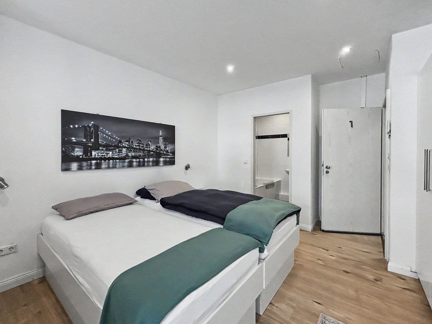 Pronájem bytu 1+1 38 m², Köln, Severní Porýní-Vestfálsko Pronájem bytu 1+1 38 m², Köln, Severní Porýní-Vestfálsko