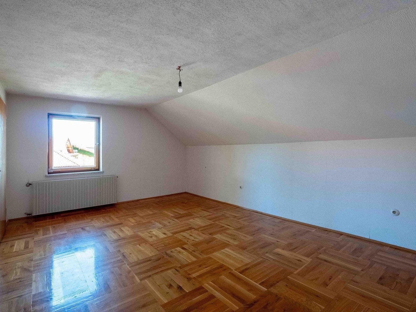 Prodej domu 148 m², pozemek 1.172 m², Spiegelau, Bavorsko Prodej domu 148 m², pozemek 1.172 m², Spiegelau, Bavorsko