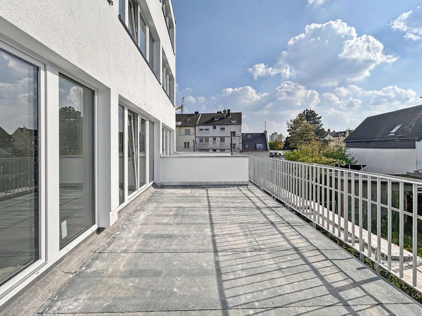 Pronájem bytu 3+1 93 m², Köln, Severní Porýní-Vestfálsko Pronájem bytu 3+1 93 m², Köln, Severní Porýní-Vestfálsko