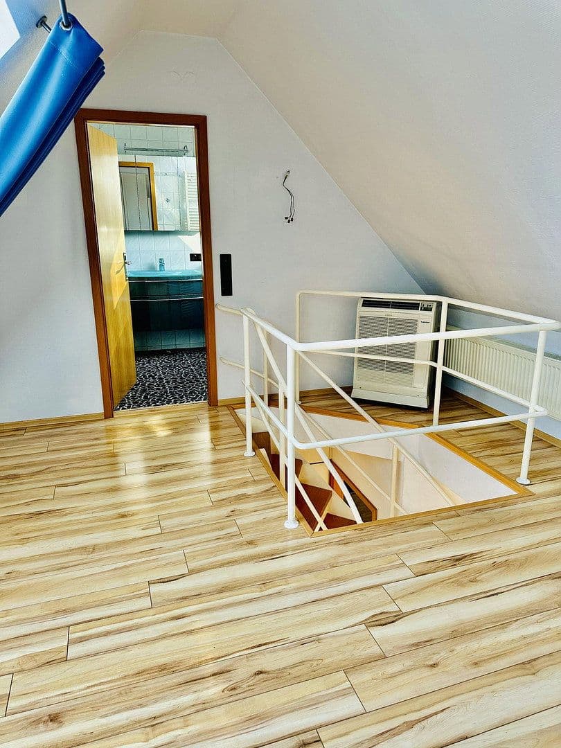 Pronájem bytu 3+1 87 m², Großhorst 11, Isernhagen, Dolní Sasko Pronájem bytu 3+1 87 m², Großhorst 11, Isernhagen, Dolní Sasko