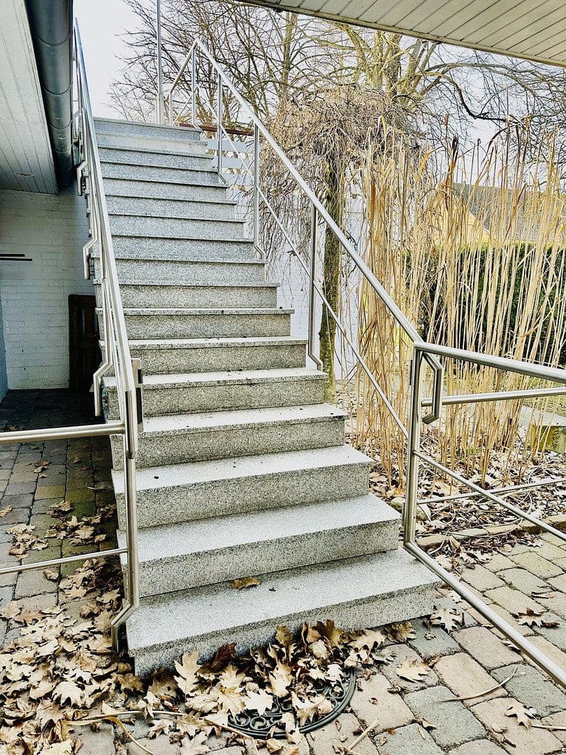 Pronájem bytu 3+1 87 m², Großhorst 11, Isernhagen, Dolní Sasko Pronájem bytu 3+1 87 m², Großhorst 11, Isernhagen, Dolní Sasko