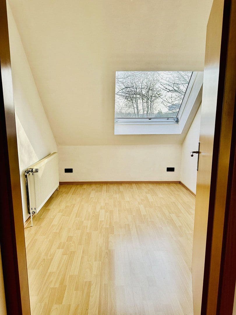 Pronájem bytu 3+1 87 m², Großhorst 11, Isernhagen, Dolní Sasko Pronájem bytu 3+1 87 m², Großhorst 11, Isernhagen, Dolní Sasko