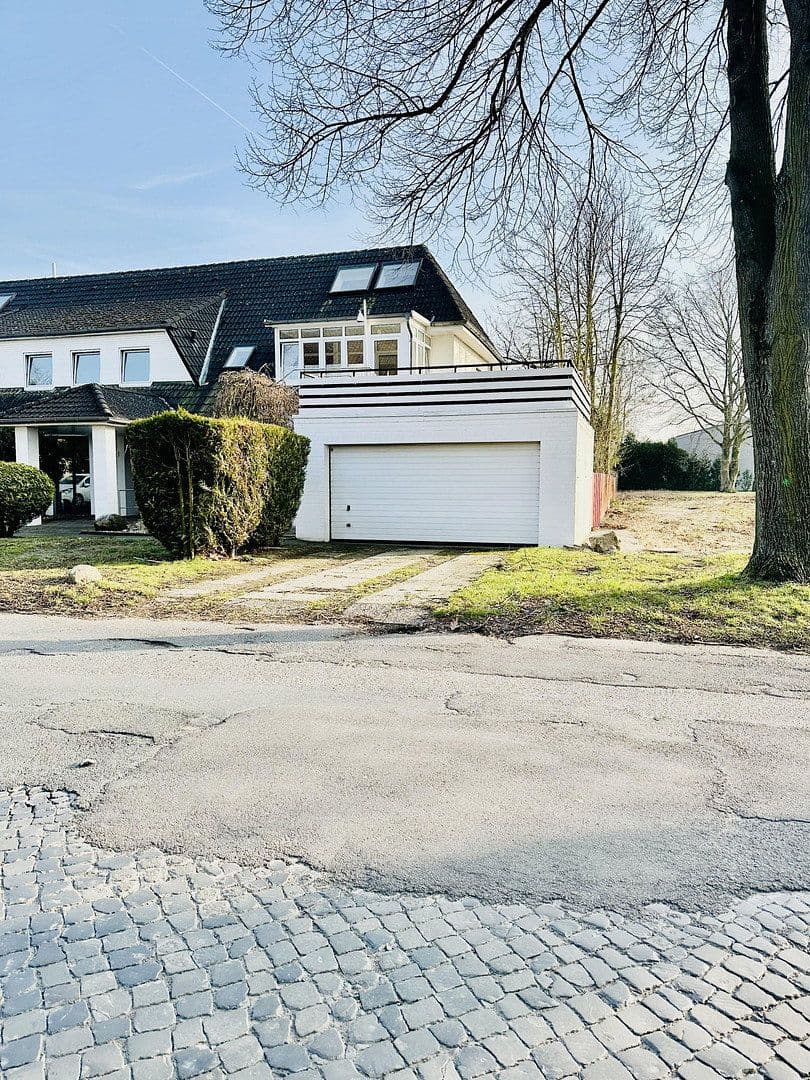 Pronájem bytu 3+1 87 m², Großhorst 11, Isernhagen, Dolní Sasko Pronájem bytu 3+1 87 m², Großhorst 11, Isernhagen, Dolní Sasko