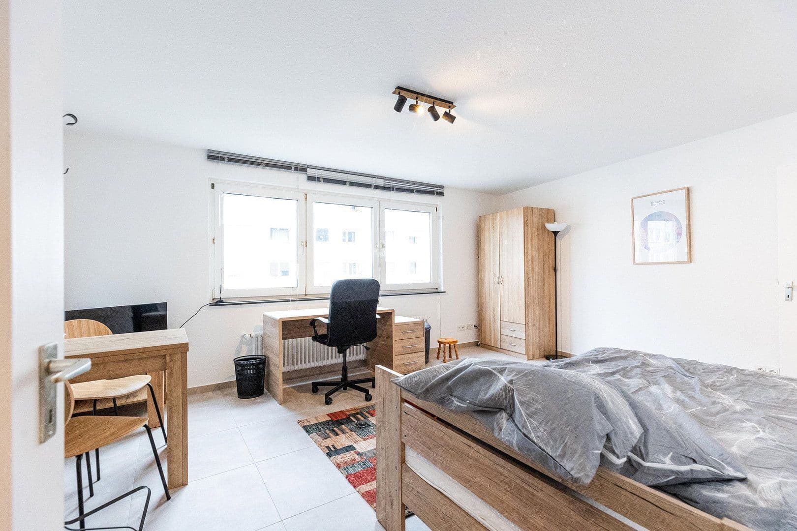 Pronájem bytu 1+1 40 m², Brückenstraße 17, Frankfurt, Hessen Pronájem bytu 1+1 40 m², Brückenstraße 17, Frankfurt, Hessen