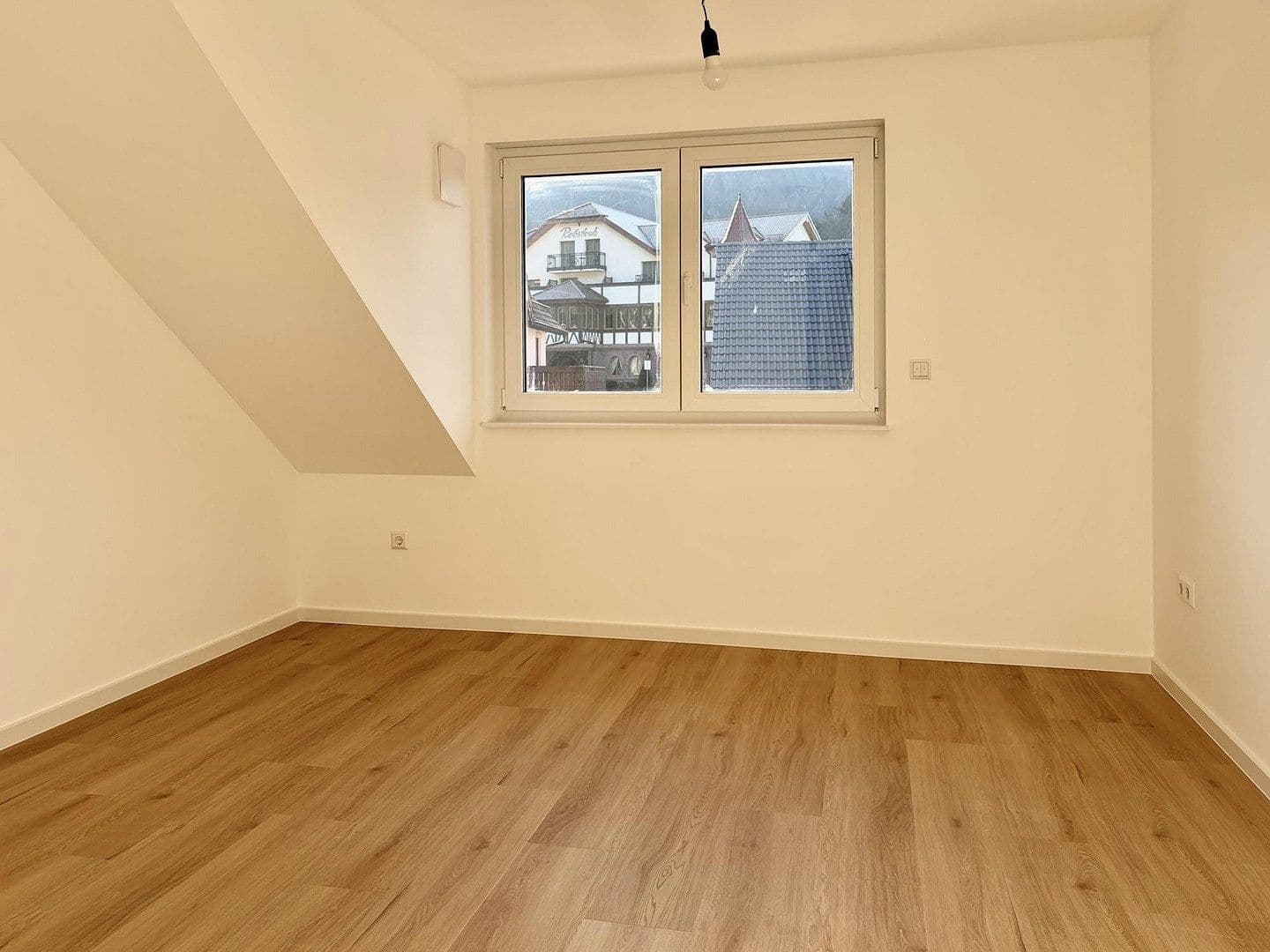 Pronájem bytu 3+1 74 m², Mauerbergstraße 83, Baden-Baden, Bádensko-Württembersko Pronájem bytu 3+1 74 m², Mauerbergstraße 83, Baden-Baden, Bádensko-Württembersko