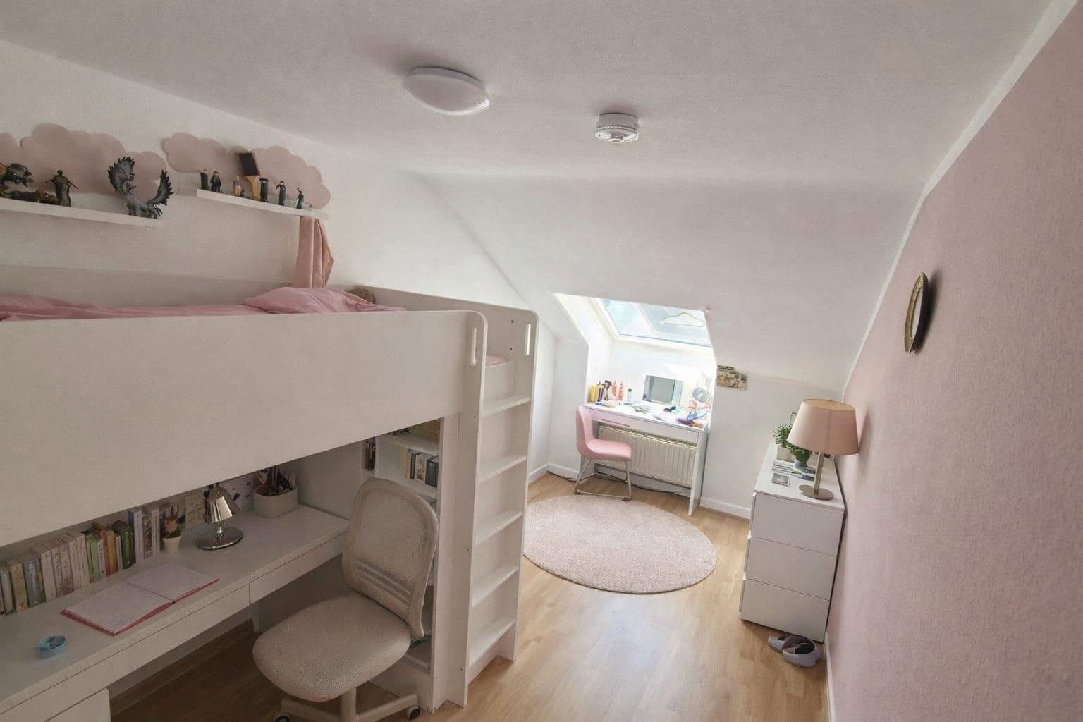 Pronájem bytu 4+1 77 m², Fritz-Weiberg-Straße 17, Wolfsburg, Dolní Sasko Pronájem bytu 4+1 77 m², Fritz-Weiberg-Straße 17, Wolfsburg, Dolní Sasko