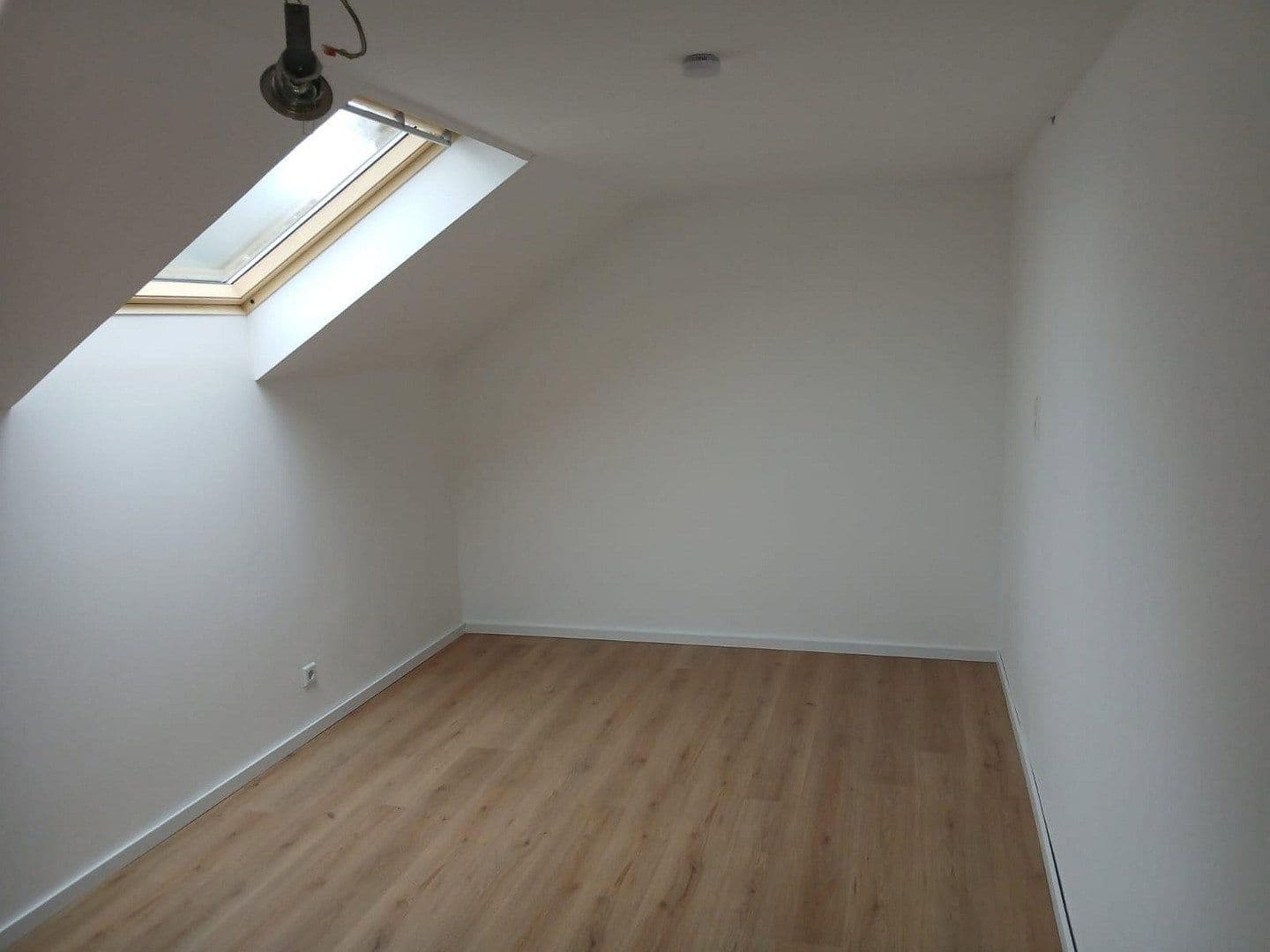 Pronájem bytu 4+1 140 m², Venningen, Porýní-Falc Pronájem bytu 4+1 140 m², Venningen, Porýní-Falc