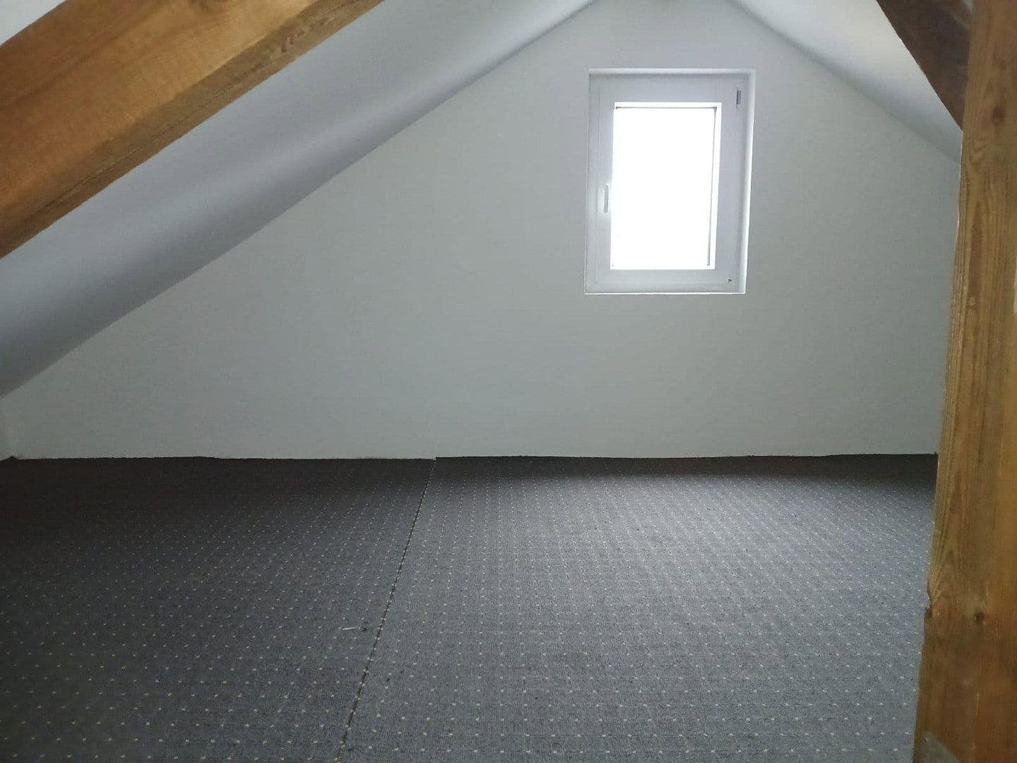 Pronájem bytu 4+1 140 m², Venningen, Porýní-Falc Pronájem bytu 4+1 140 m², Venningen, Porýní-Falc