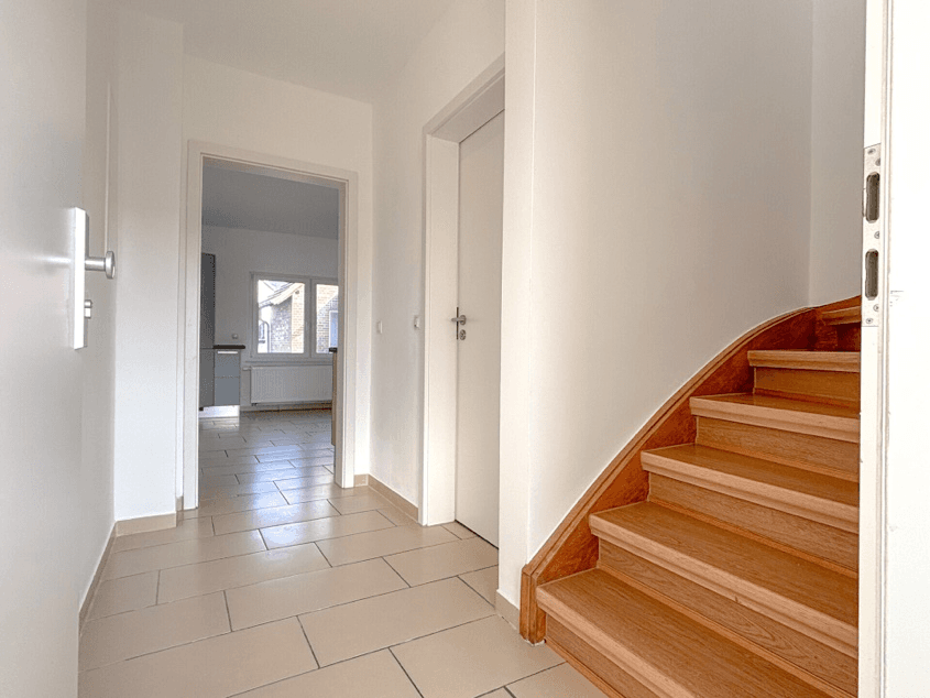 Prodej domu 200 m², pozemek 206 m², Friedrichstraße 8, Wirges, Porýní-Falc Prodej domu 200 m², pozemek 206 m², Friedrichstraße 8, Wirges, Porýní-Falc