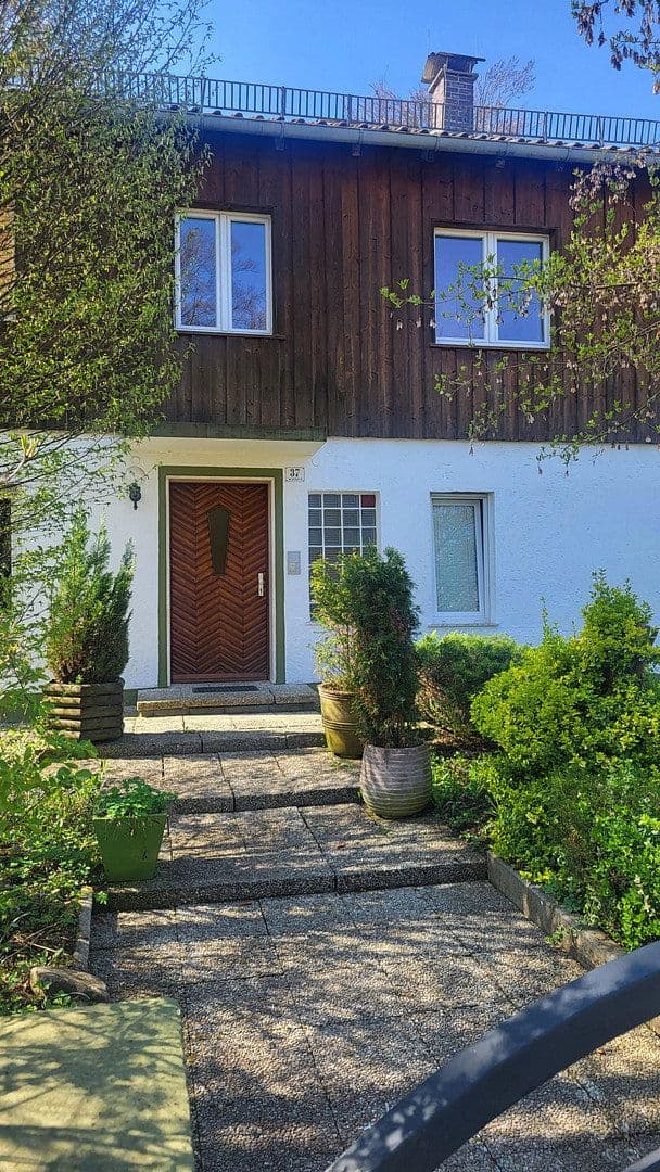 Pronájem bytu 3+1 96 m², Joh.-Seb.-Bach Straße 37, Geretsried, Bavorsko Pronájem bytu 3+1 96 m², Joh.-Seb.-Bach Straße 37, Geretsried, Bavorsko