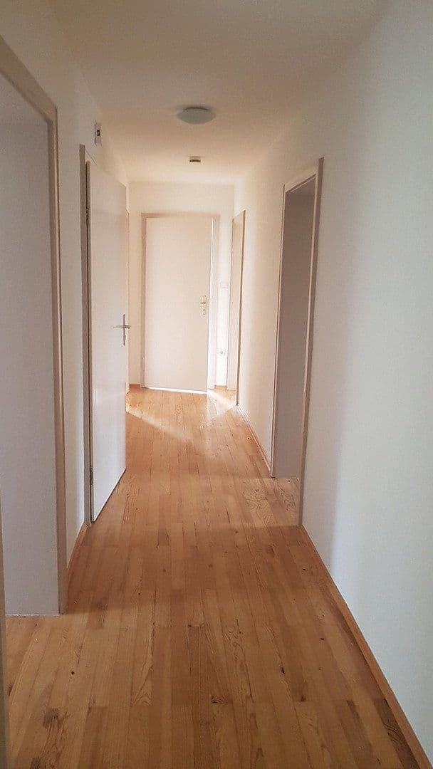 Pronájem bytu 3+1 96 m², Joh.-Seb.-Bach Straße 37, Geretsried, Bavorsko Pronájem bytu 3+1 96 m², Joh.-Seb.-Bach Straße 37, Geretsried, Bavorsko