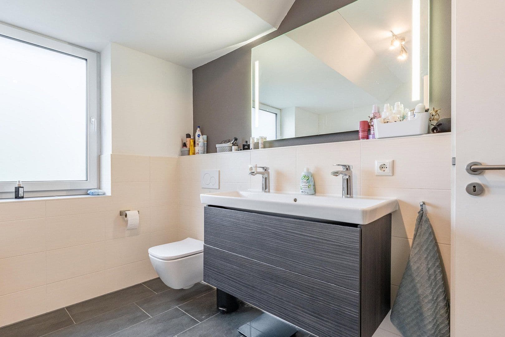 Prodej domu 117 m², pozemek 264 m², Kolberger Str., Stade, Dolní Sasko Prodej domu 117 m², pozemek 264 m², Kolberger Str., Stade, Dolní Sasko