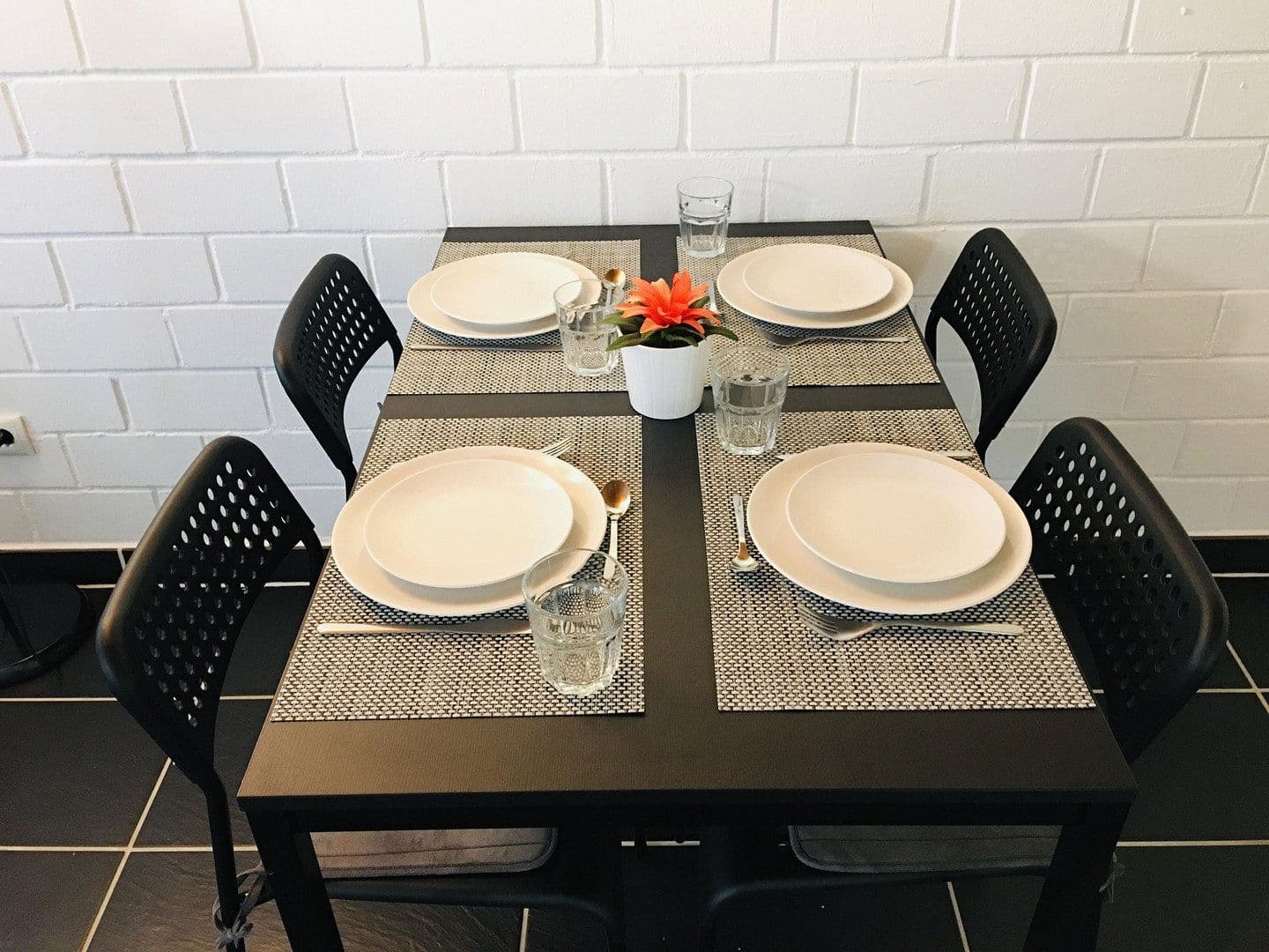 Pronájem bytu 2+1 61 m², Köln, Severní Porýní-Vestfálsko Pronájem bytu 2+1 61 m², Köln, Severní Porýní-Vestfálsko