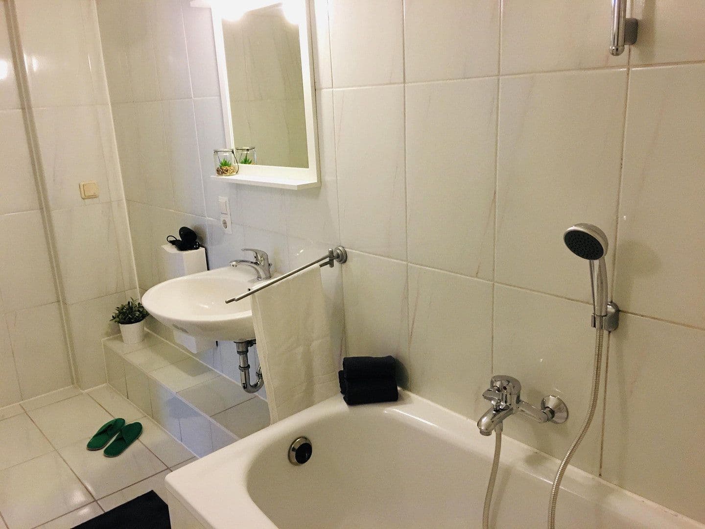 Pronájem bytu 2+1 61 m², Köln, Severní Porýní-Vestfálsko Pronájem bytu 2+1 61 m², Köln, Severní Porýní-Vestfálsko