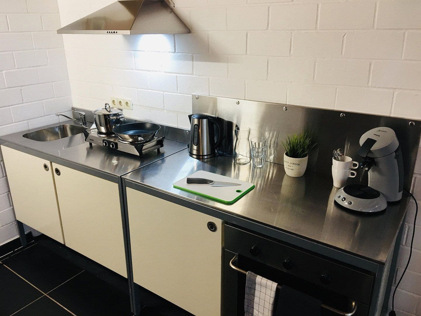 Pronájem bytu 2+1 61 m², Köln, Severní Porýní-Vestfálsko Pronájem bytu 2+1 61 m², Köln, Severní Porýní-Vestfálsko