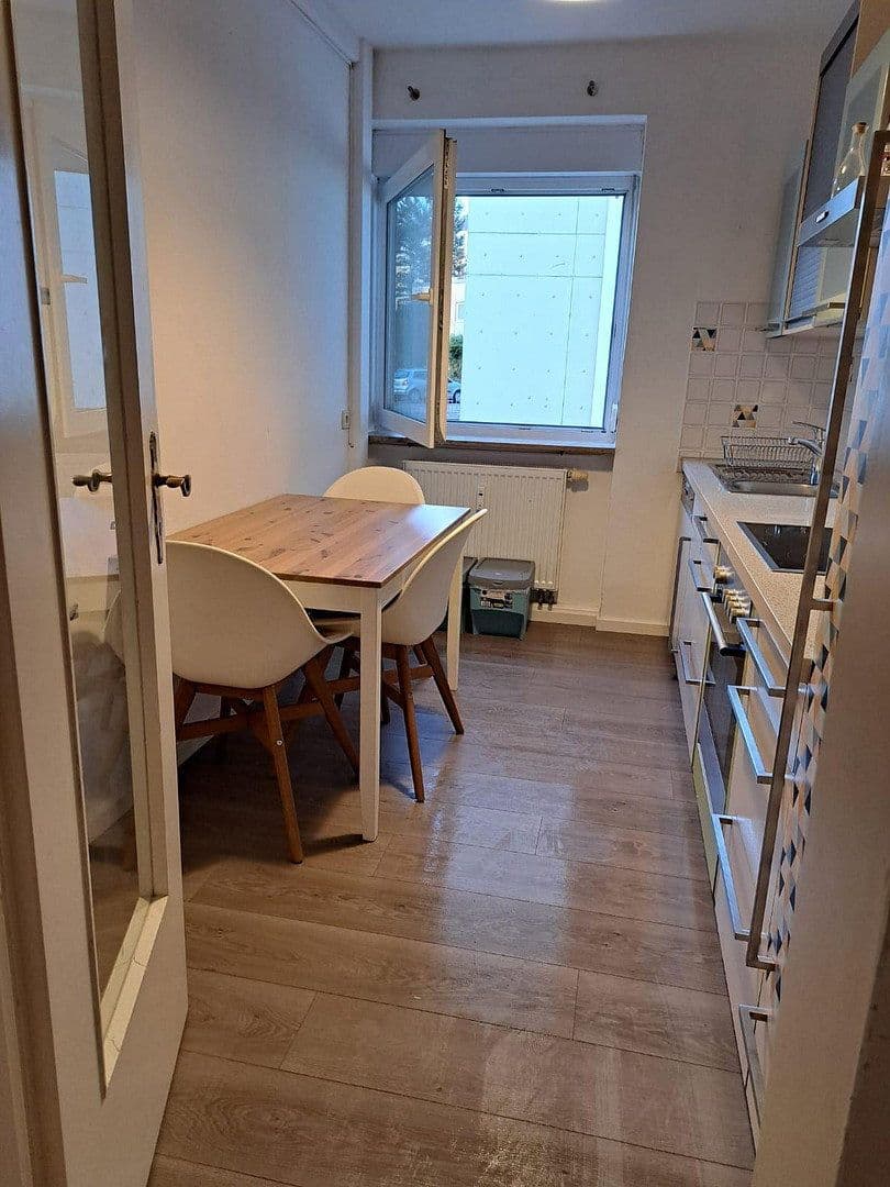 Pronájem bytu 3+1 77 m², Hans-Thoma-Str. 72, Heidelberg, Bádensko-Württembersko Pronájem bytu 3+1 77 m², Hans-Thoma-Str. 72, Heidelberg, Bádensko-Württembersko