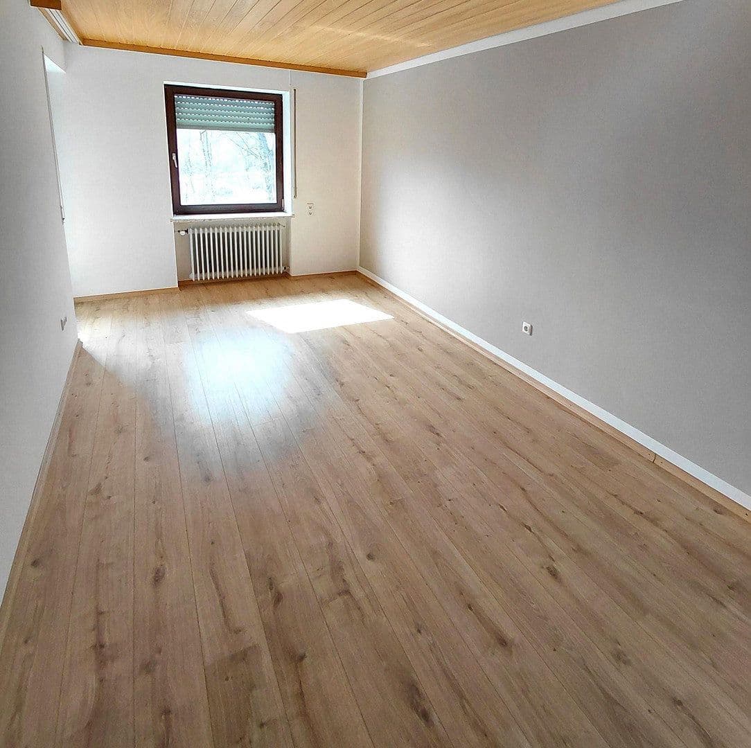 Pronájem bytu 4+kk 107 m², Essenbach, Bavorsko Pronájem bytu 4+kk 107 m², Essenbach, Bavorsko