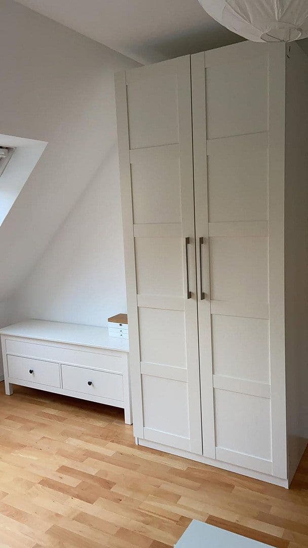 Prodej domu 148 m², pozemek 399 m², Thüringer Straße 25, Rastede, Dolní Sasko Prodej domu 148 m², pozemek 399 m², Thüringer Straße 25, Rastede, Dolní Sasko