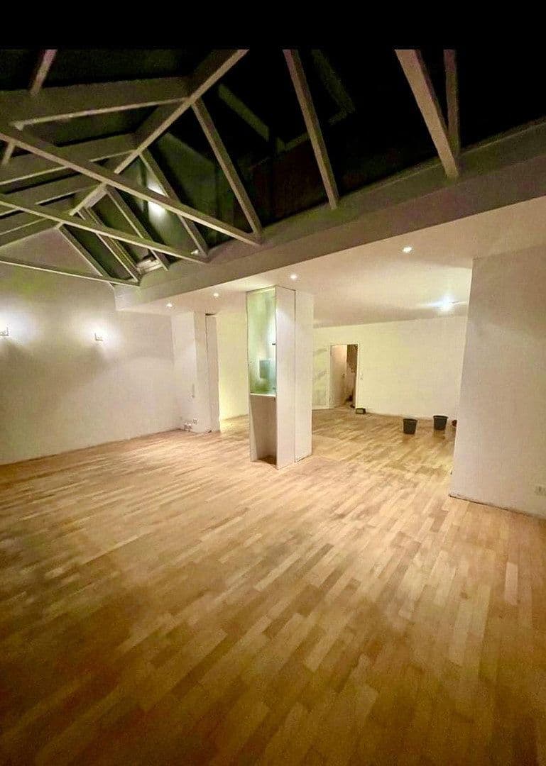 Prodej domu 148 m², pozemek 399 m², Thüringer Straße 25, Rastede, Dolní Sasko Prodej domu 148 m², pozemek 399 m², Thüringer Straße 25, Rastede, Dolní Sasko