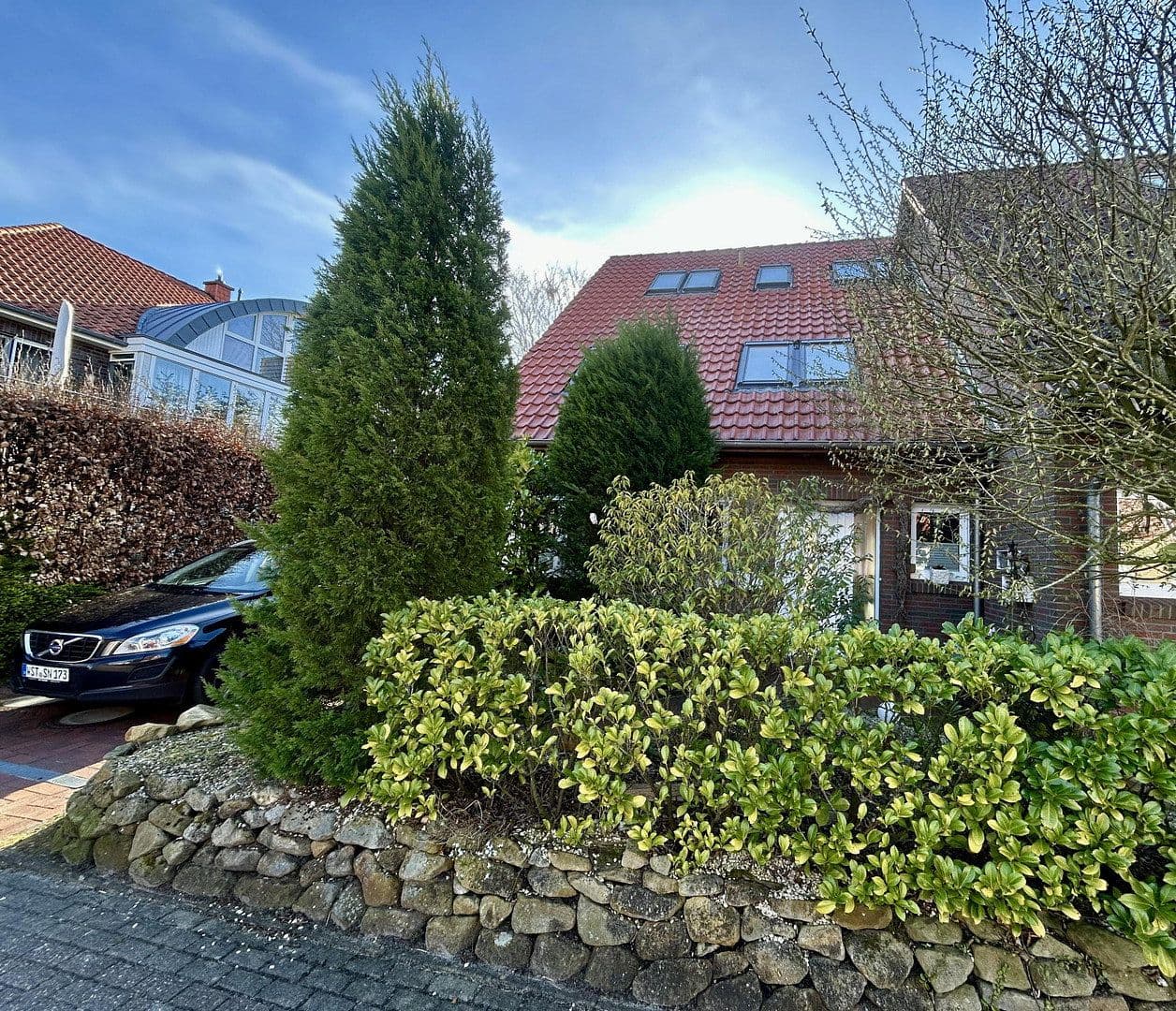 Prodej domu 148 m², pozemek 399 m², Thüringer Straße 25, Rastede, Dolní Sasko Prodej domu 148 m², pozemek 399 m², Thüringer Straße 25, Rastede, Dolní Sasko