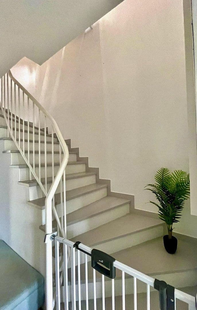 Prodej domu 148 m², pozemek 399 m², Thüringer Straße 25, Rastede, Dolní Sasko Prodej domu 148 m², pozemek 399 m², Thüringer Straße 25, Rastede, Dolní Sasko