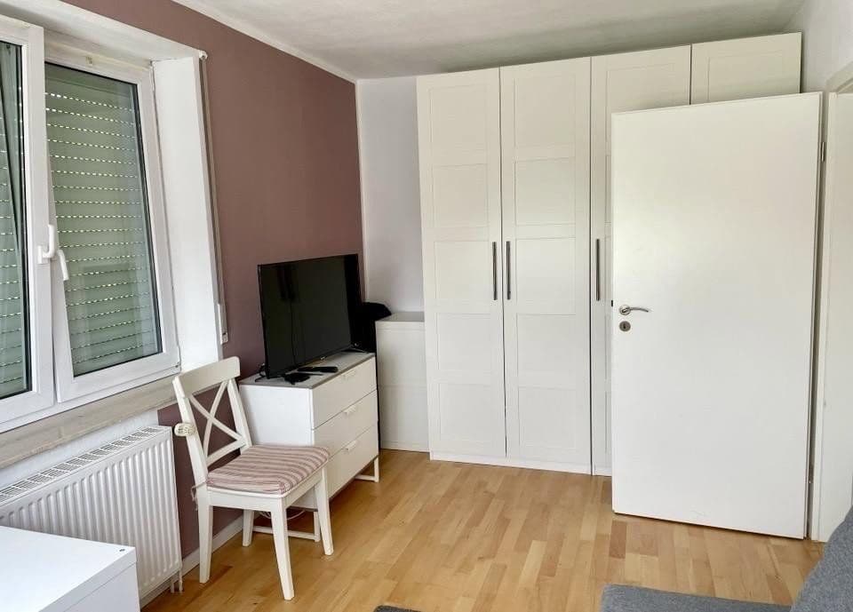 Prodej domu 148 m², pozemek 399 m², Thüringer Straße 25, Rastede, Dolní Sasko Prodej domu 148 m², pozemek 399 m², Thüringer Straße 25, Rastede, Dolní Sasko