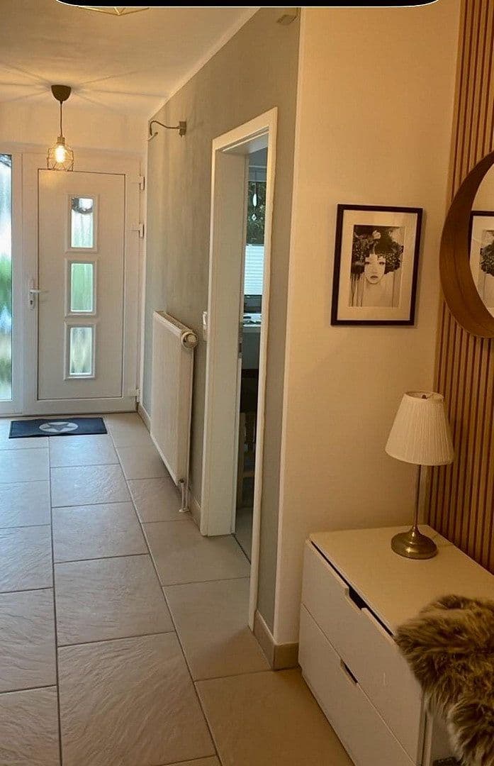 Prodej domu 148 m², pozemek 399 m², Thüringer Straße 25, Rastede, Dolní Sasko Prodej domu 148 m², pozemek 399 m², Thüringer Straße 25, Rastede, Dolní Sasko