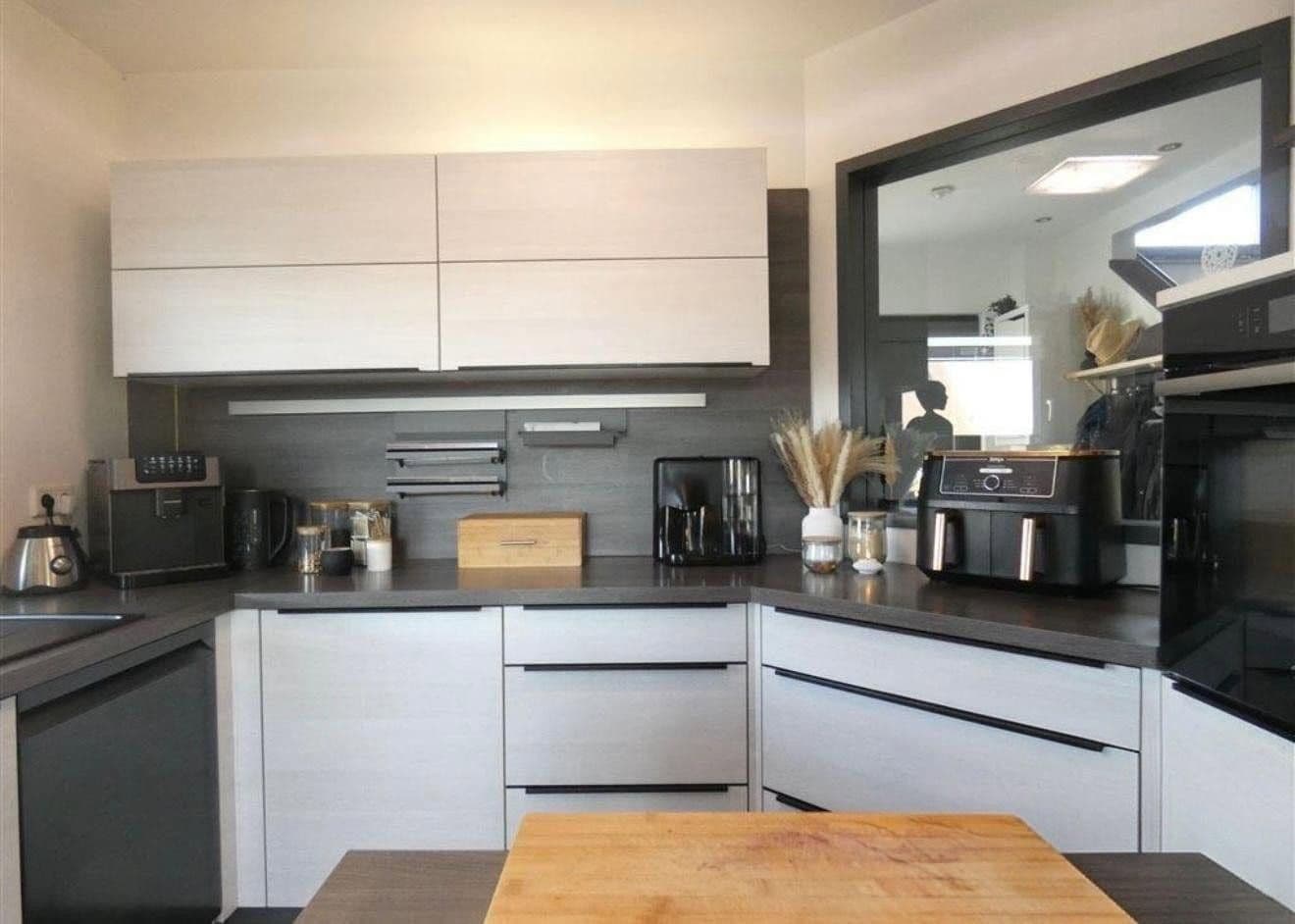 Prodej domu 193 m², pozemek 563 m², Raphaelstraße 1a, Dentlein am Forst, Bavorsko Prodej domu 193 m², pozemek 563 m², Raphaelstraße 1a, Dentlein am Forst, Bavorsko