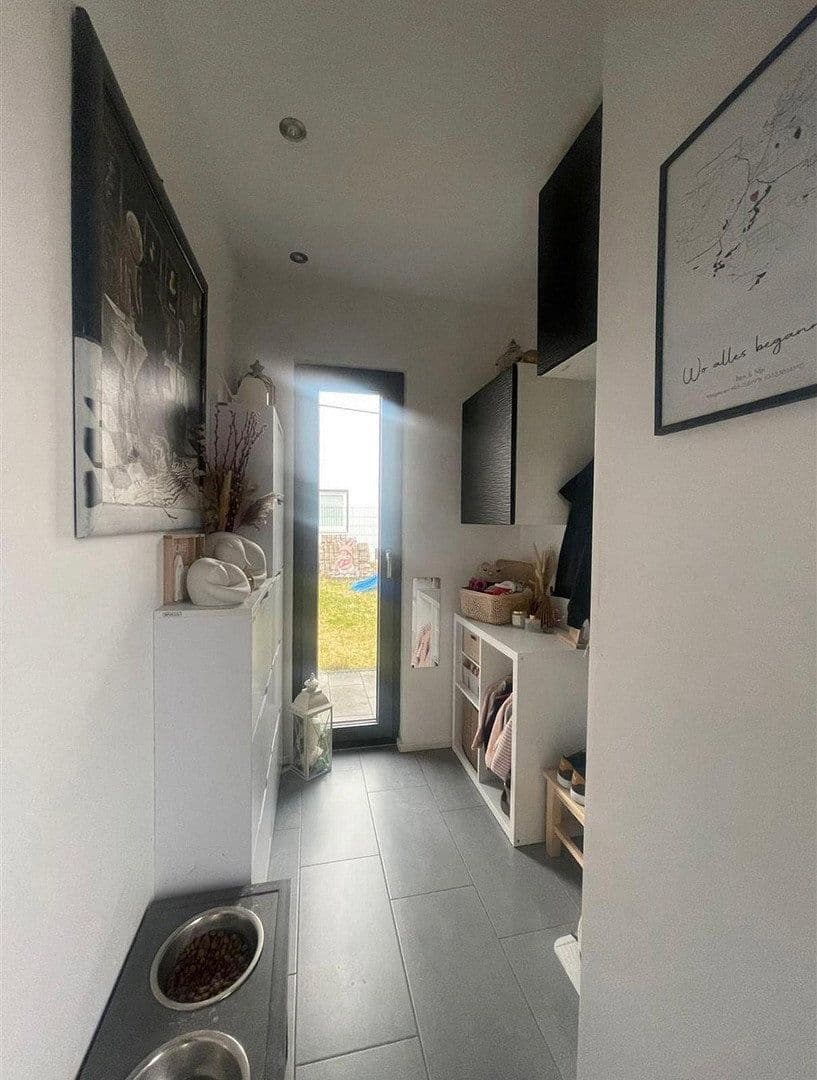 Prodej domu 193 m², pozemek 563 m², Raphaelstraße 1a, Dentlein am Forst, Bavorsko Prodej domu 193 m², pozemek 563 m², Raphaelstraße 1a, Dentlein am Forst, Bavorsko