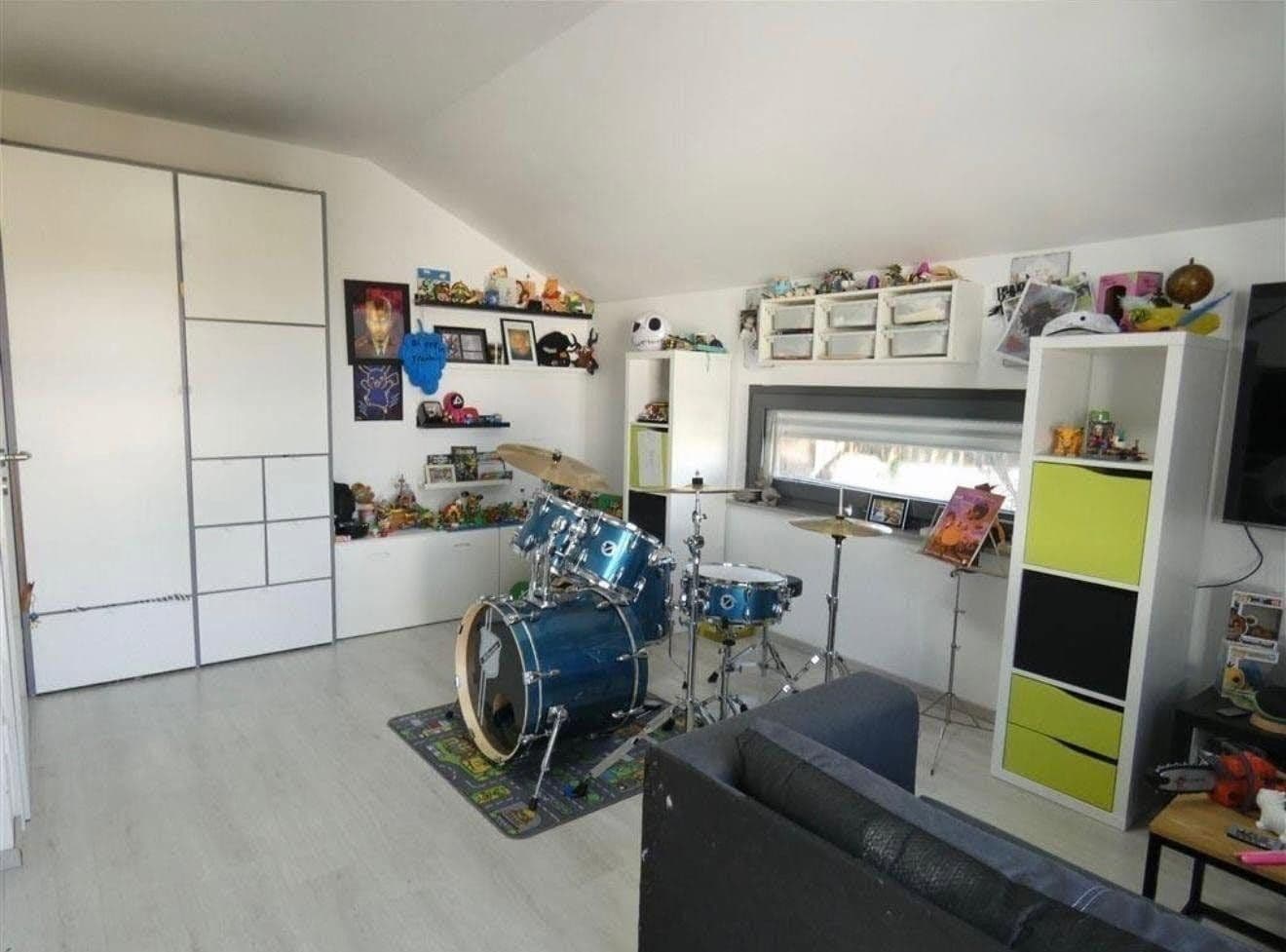 Prodej domu 193 m², pozemek 563 m², Raphaelstraße 1a, Dentlein am Forst, Bavorsko Prodej domu 193 m², pozemek 563 m², Raphaelstraße 1a, Dentlein am Forst, Bavorsko