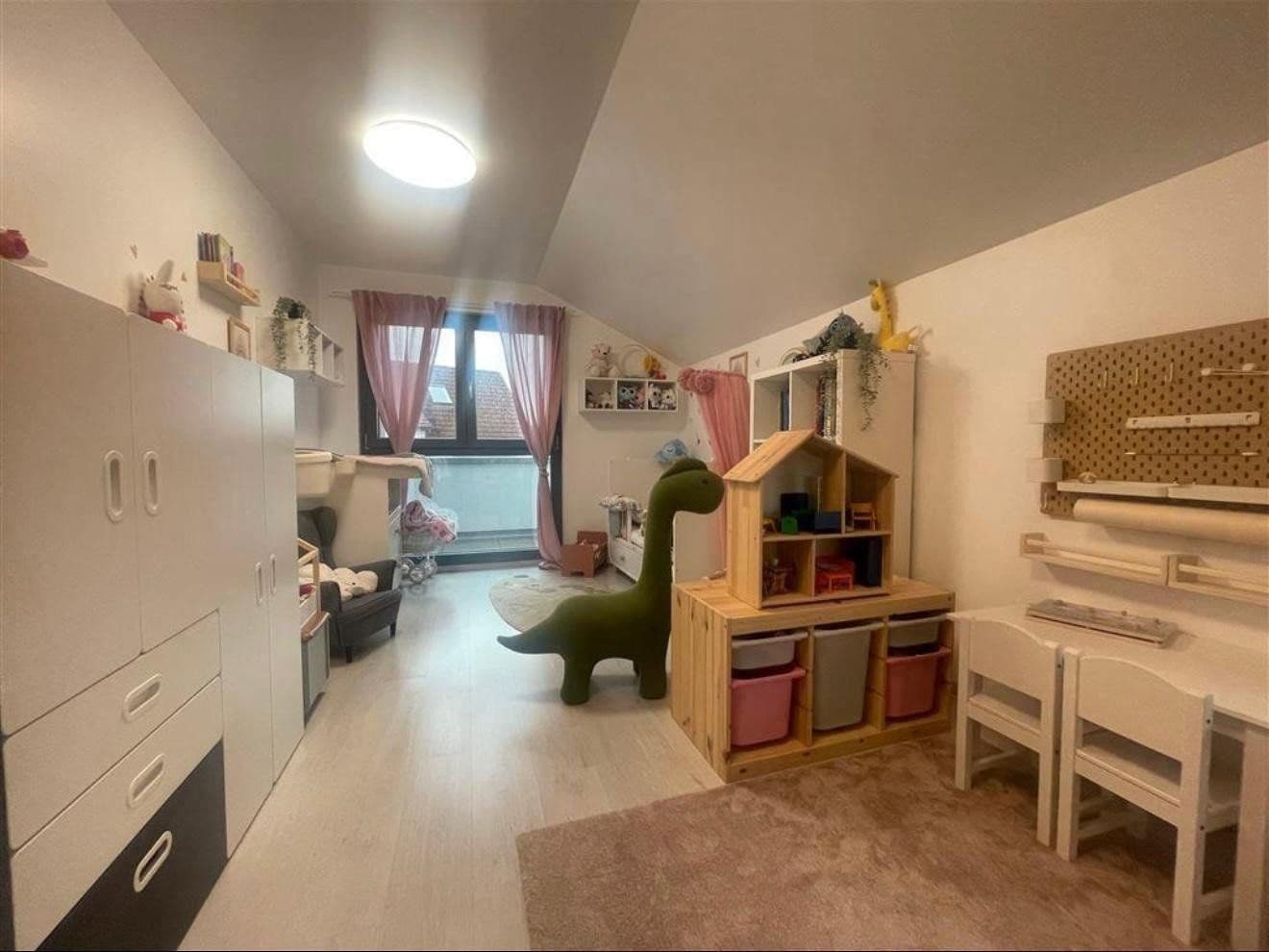 Prodej domu 193 m², pozemek 563 m², Raphaelstraße 1a, Dentlein am Forst, Bavorsko Prodej domu 193 m², pozemek 563 m², Raphaelstraße 1a, Dentlein am Forst, Bavorsko
