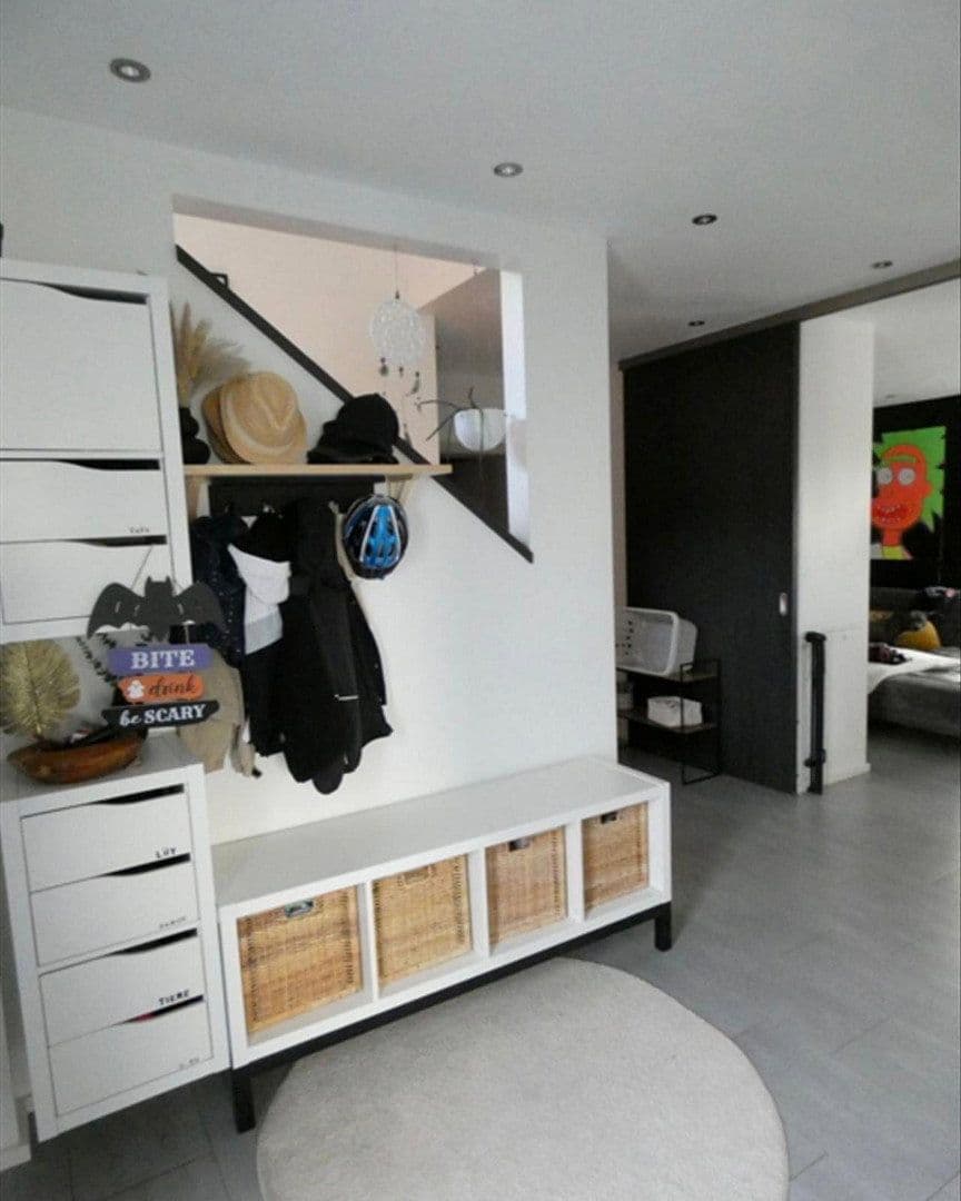 Prodej domu 193 m², pozemek 563 m², Raphaelstraße 1a, Dentlein am Forst, Bavorsko Prodej domu 193 m², pozemek 563 m², Raphaelstraße 1a, Dentlein am Forst, Bavorsko