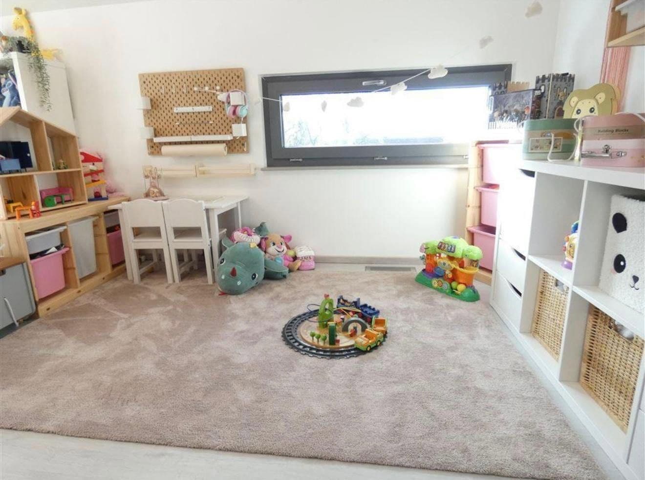 Prodej domu 193 m², pozemek 563 m², Raphaelstraße 1a, Dentlein am Forst, Bavorsko Prodej domu 193 m², pozemek 563 m², Raphaelstraße 1a, Dentlein am Forst, Bavorsko