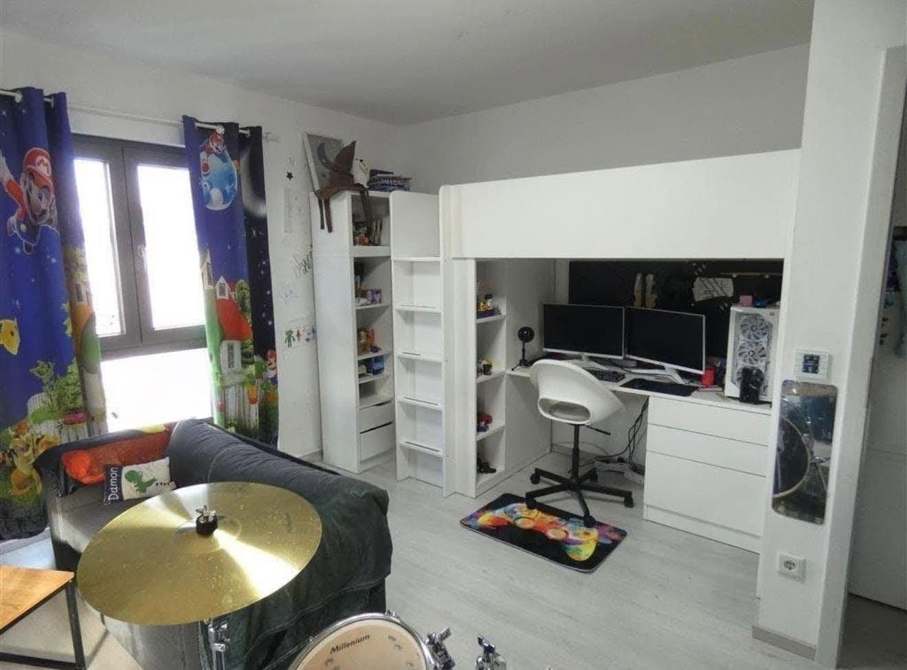 Prodej domu 193 m², pozemek 563 m², Raphaelstraße 1a, Dentlein am Forst, Bavorsko Prodej domu 193 m², pozemek 563 m², Raphaelstraße 1a, Dentlein am Forst, Bavorsko