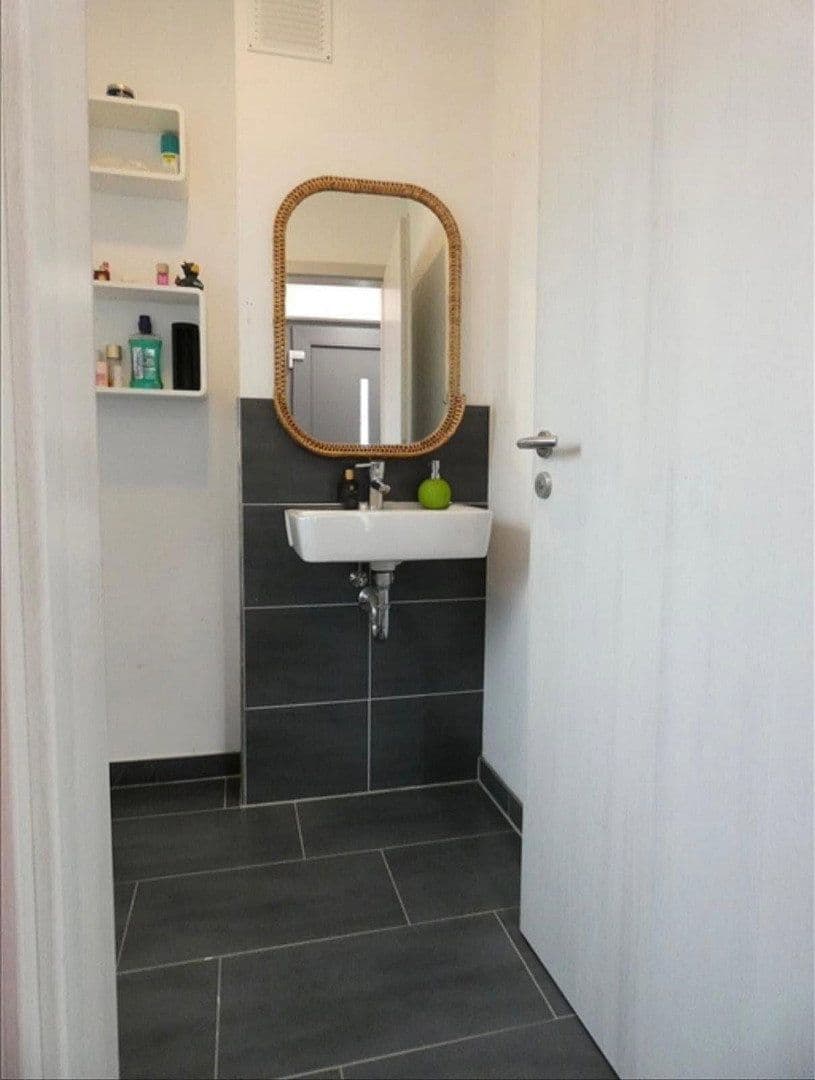 Prodej domu 193 m², pozemek 563 m², Raphaelstraße 1a, Dentlein am Forst, Bavorsko Prodej domu 193 m², pozemek 563 m², Raphaelstraße 1a, Dentlein am Forst, Bavorsko