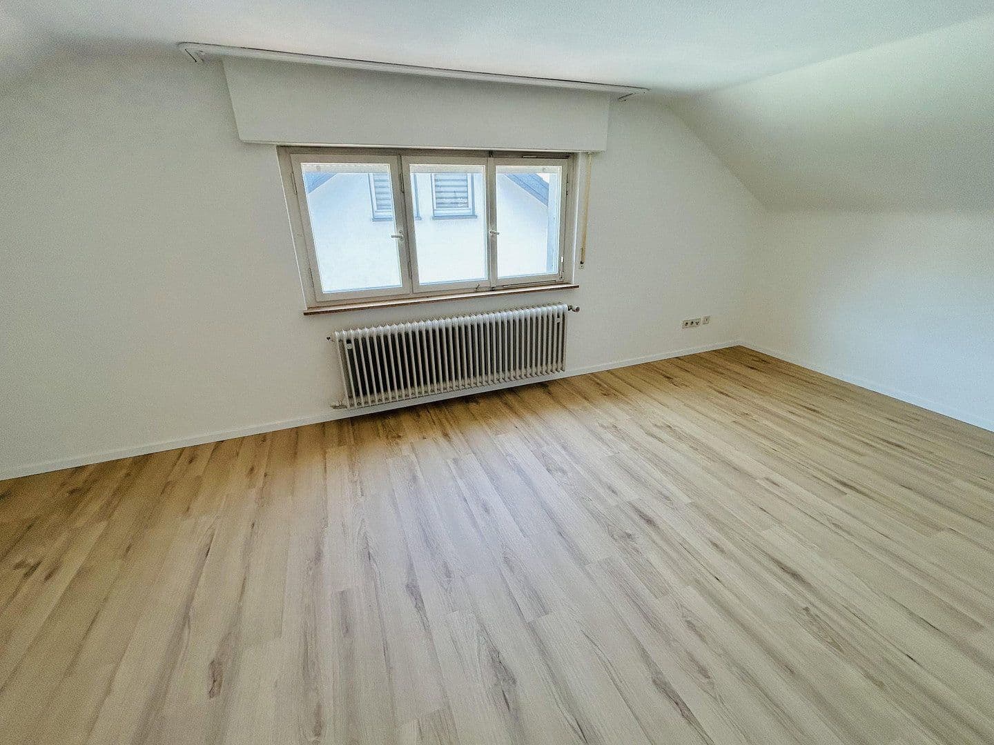Pronájem bytu 2+1 55 m², Lärchenstr. 31, Birkenfeld, Bádensko-Württembersko Pronájem bytu 2+1 55 m², Lärchenstr. 31, Birkenfeld, Bádensko-Württembersko