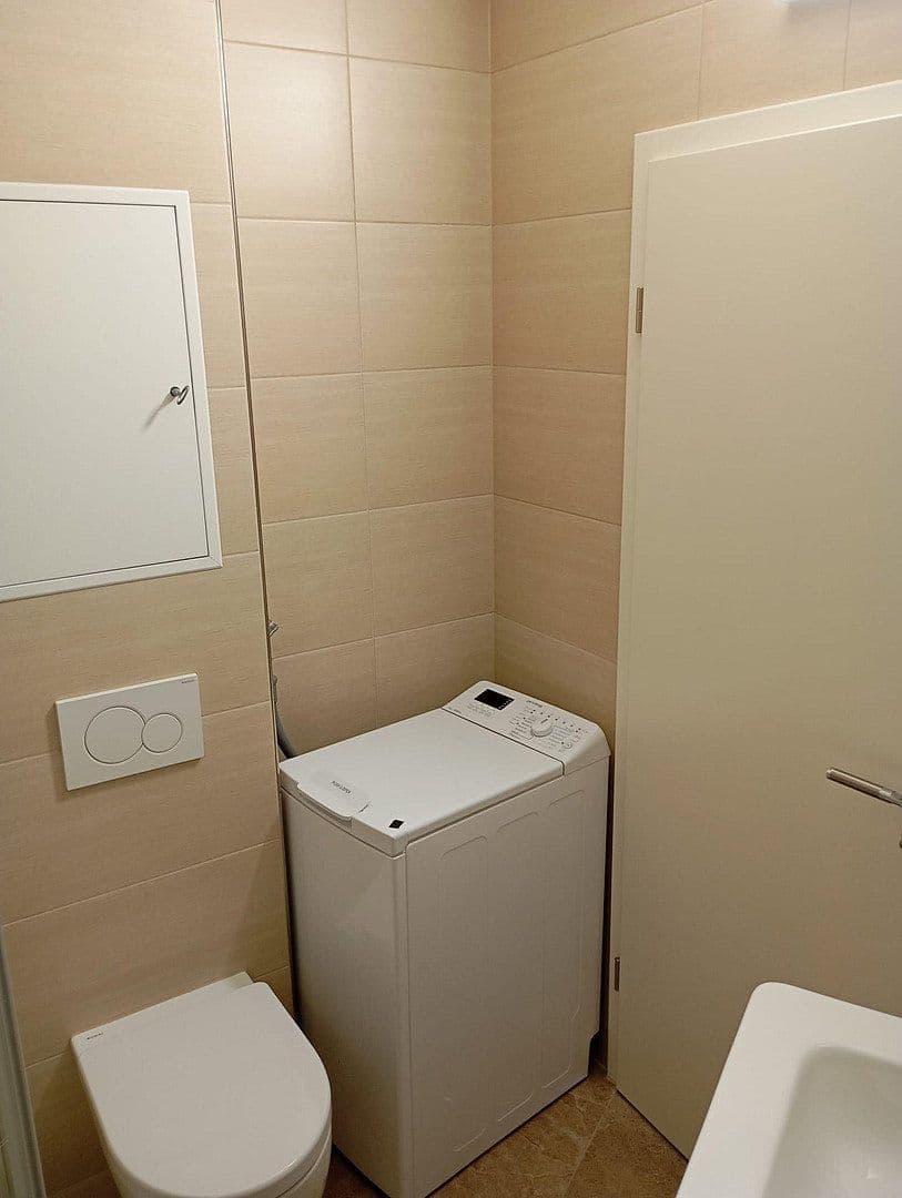 Pronájem bytu 1+1 35 m², Collinistraße 5, Mannheim, Bádensko-Württembersko Pronájem bytu 1+1 35 m², Collinistraße 5, Mannheim, Bádensko-Württembersko