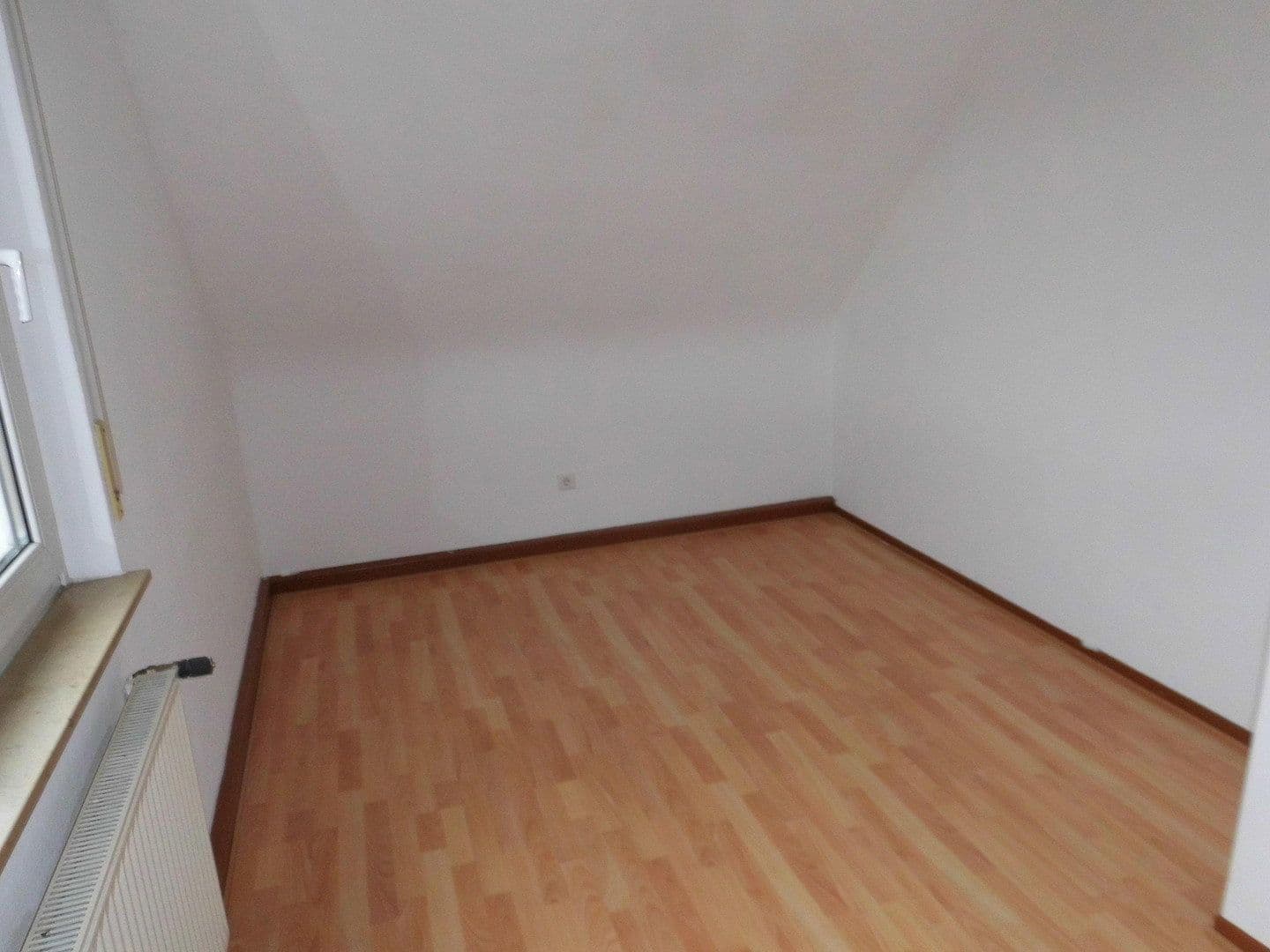 Pronájem bytu 3+1 67 m², Stuttgart, Bádensko-Württembersko Pronájem bytu 3+1 67 m², Stuttgart, Bádensko-Württembersko