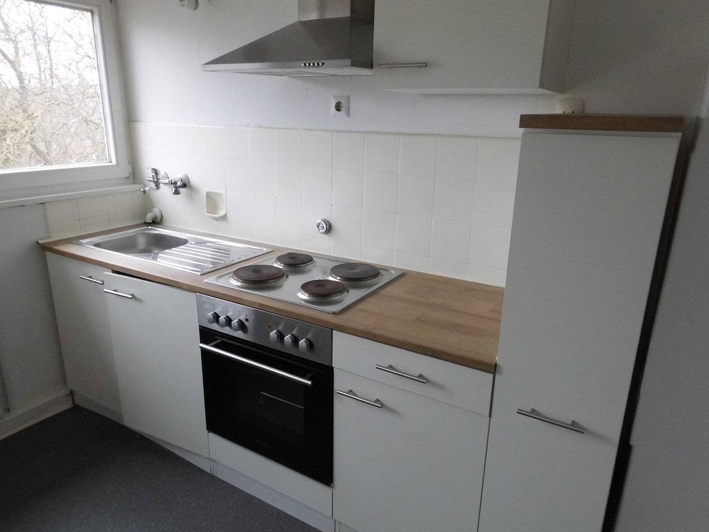 Pronájem bytu 3+1 67 m², Stuttgart, Bádensko-Württembersko Pronájem bytu 3+1 67 m², Stuttgart, Bádensko-Württembersko